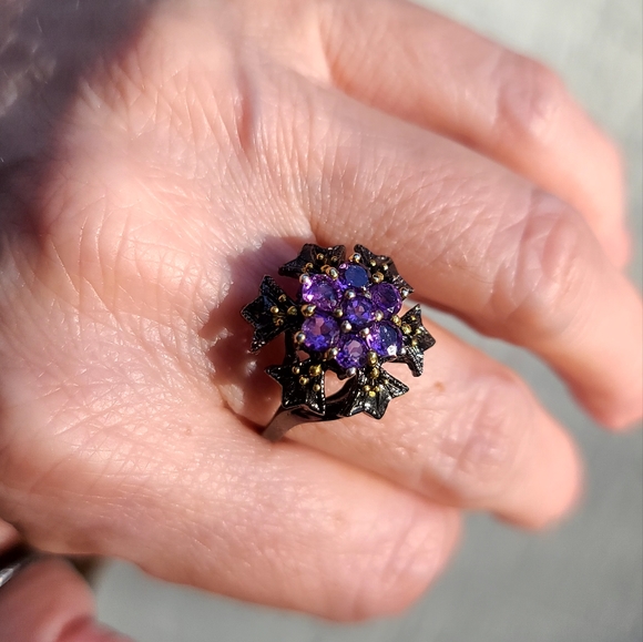 Stunning Amethyst Star .925 Syerling Ring sz 8.25 - Picture 9 of 10